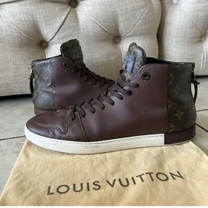 LOUIS VUITTON LINE UP MONOGRAM LTHR SNEAKER LV 7.5 (FITS USA SZ 8.5)